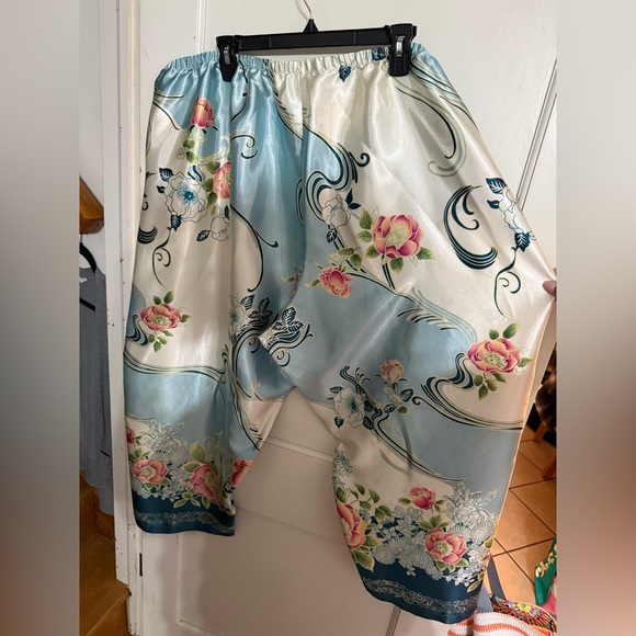 Oscar de la Renta Blue and Pink Floral Satin Set - Picture 8 of 8